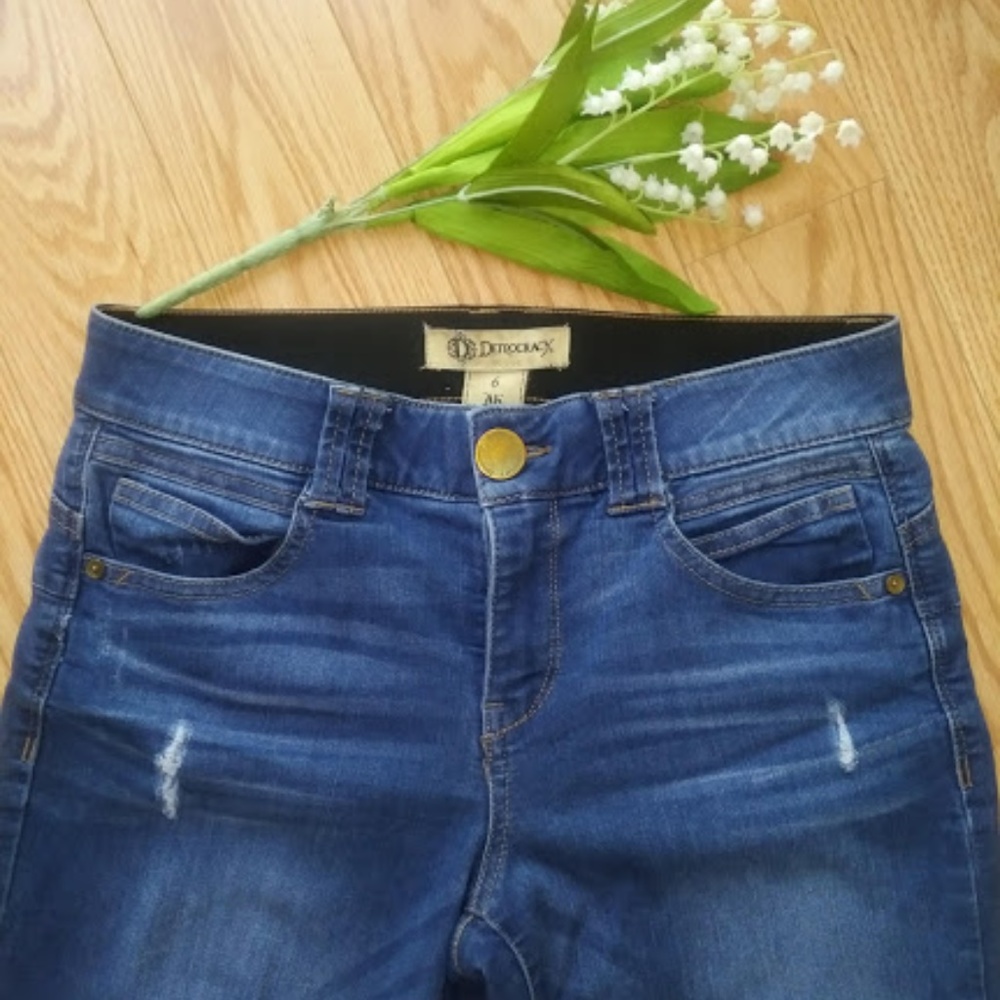 Democracy Jeans (Size 6)